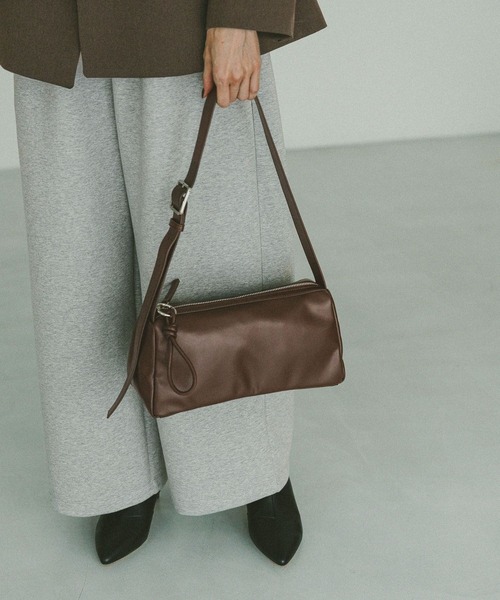 GLOBAL WORK(グローバルワーク)の「スペ軽ロングスクエアショルダーバッグ/634311(ショルダーバッグ・レディース・ライトイエロー/シルバー/ダークブラウン/ブラック・FREE)」の10枚目の写真