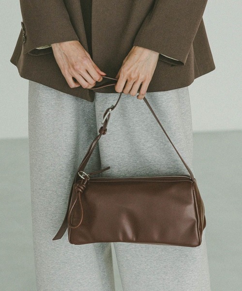 GLOBAL WORK(グローバルワーク)の「スペ軽ロングスクエアショルダーバッグ/634311(ショルダーバッグ・レディース・ライトイエロー/シルバー/ダークブラウン/ブラック・FREE)」の11枚目の写真