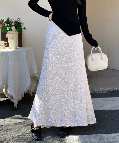 ONEP STAR(ワンピスター)の「スパンコールデザインフレアスカート(スカート・レディース・ブラック/ベージュ・LARGE/MEDIUM)」の20枚目の写真