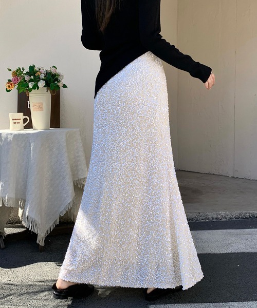 ONEP STAR(ワンピスター)の「スパンコールデザインフレアスカート(スカート・レディース・ブラック/ベージュ・LARGE/MEDIUM)」の13枚目の写真