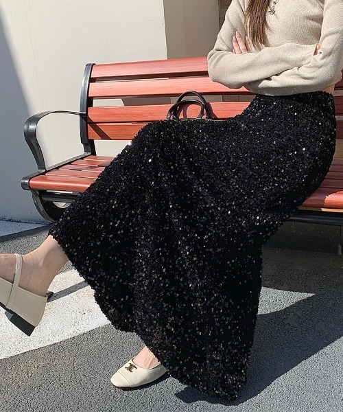ONEP STAR(ワンピスター)の「スパンコールデザインフレアスカート(スカート・レディース・ブラック/ベージュ・LARGE/MEDIUM)」の6枚目の写真