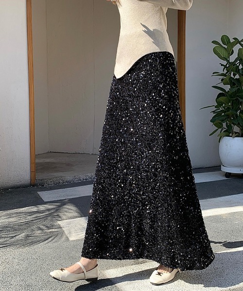 ONEP STAR(ワンピスター)の「スパンコールデザインフレアスカート(スカート・レディース・ブラック/ベージュ・LARGE/MEDIUM)」の7枚目の写真
