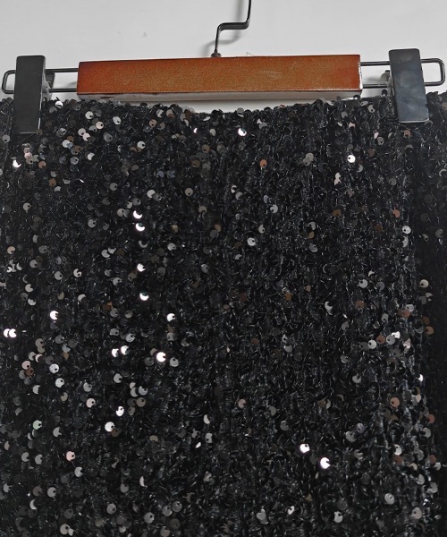 ONEP STAR(ワンピスター)の「スパンコールデザインフレアスカート(スカート・レディース・ブラック/ベージュ・LARGE/MEDIUM)」の11枚目の写真