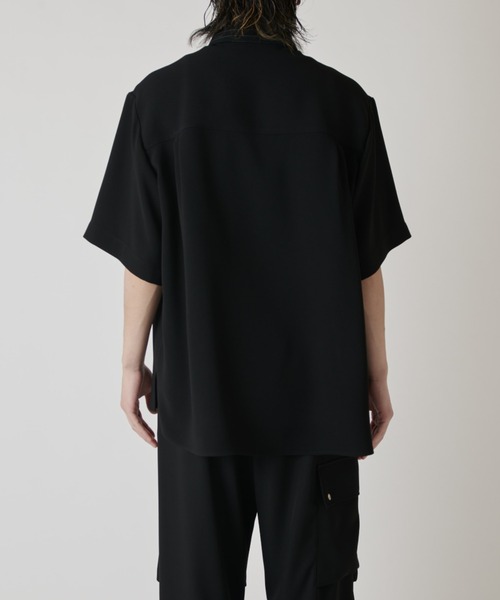 CULLNI（クルニ）の「【CULLNI exclusive for Lui's】クレリック半袖ZIPシャツジャケット（シャツ/ブラウス・メンズ・ライトベージュ/ブラック/オフホワイト・2/1）」の6枚目の写真