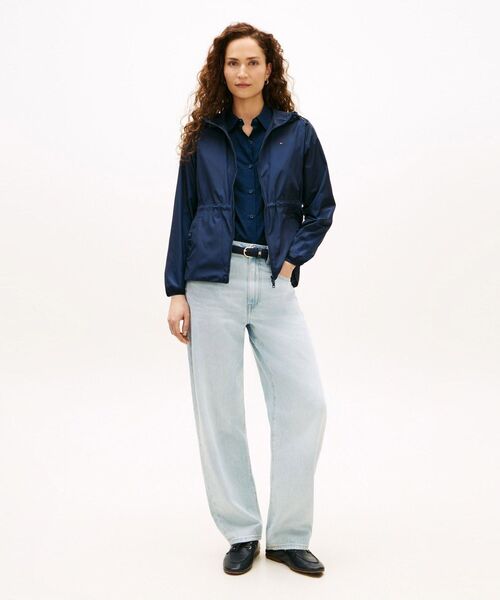 TOMMY HILFIGER（トミーヒルフィガー）の「トランジションウィンドブレーカー（ナイロンジャケット・レディース・ホワイト/マルチ・X-SMALL/SMALL/MEDIUM）」の9枚目の写真