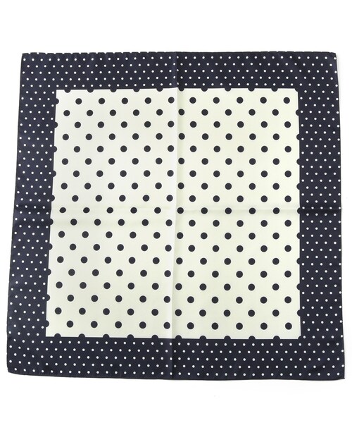 SHOO・LA・RUE（シューラルー）の「プリントスカーフ（65×65cm）（バンダナ/スカーフ・レディース・グリーン系4/イエロー系その他5/ネイビー系3・00）」の2枚目の写真