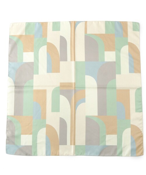 SHOO・LA・RUE（シューラルー）の「プリントスカーフ（65×65cm）（バンダナ/スカーフ・レディース・グリーン系4/イエロー系その他5/ネイビー系3・00）」の5枚目の写真