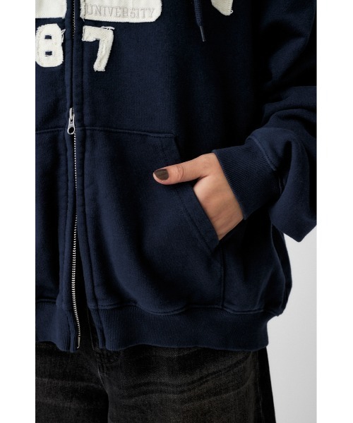 MOUSSY(マウジー)の「【新色:キナリ】COLLEGIATE ZIP フ―ディ(スウェット・レディース・杢グレー/ネイビー/キナリ・FREE)」の14枚目の写真