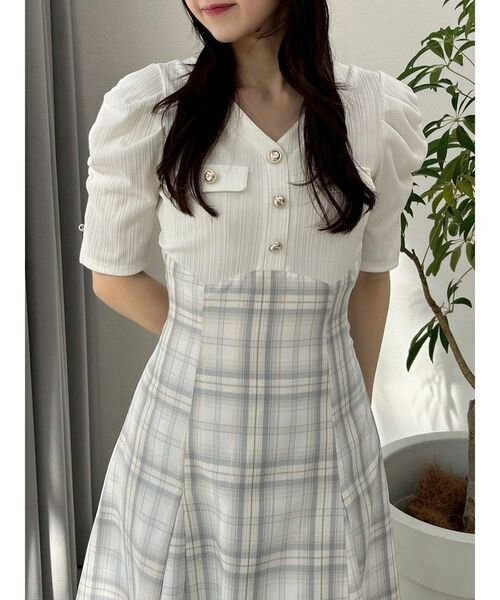 dazzlin（ダズリン）の「フロントボタンコルセットワンピース（ワンピース・レディース・ベージュ/ブラック/オフホワイト・MEDIUM/SMALL）」の9枚目の写真