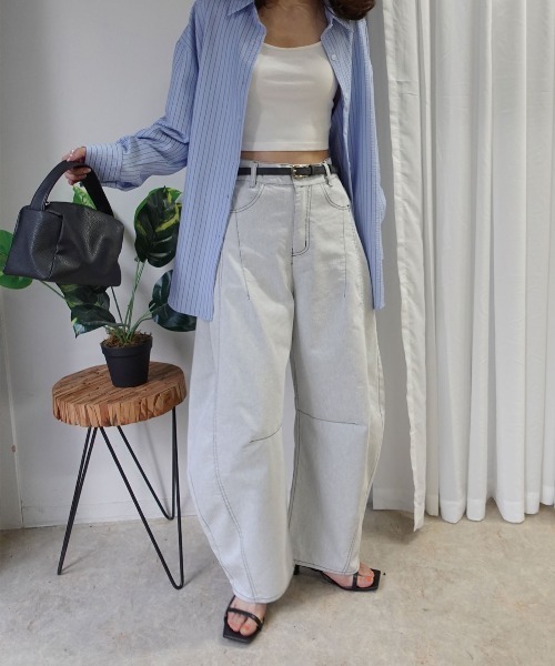 CORNERS(コーナーズ)の「ツイル配色ステッチバレルパンツ(デニムパンツ・レディース・ライトブルー/ブラック/ホワイト・M)」の2枚目の写真