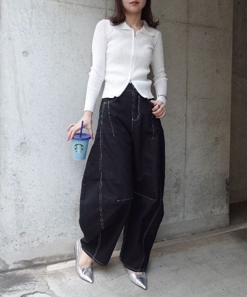 CORNERS(コーナーズ)の「ツイル配色ステッチバレルパンツ(デニムパンツ・レディース・ライトブルー/ブラック/ホワイト・M)」の18枚目の写真