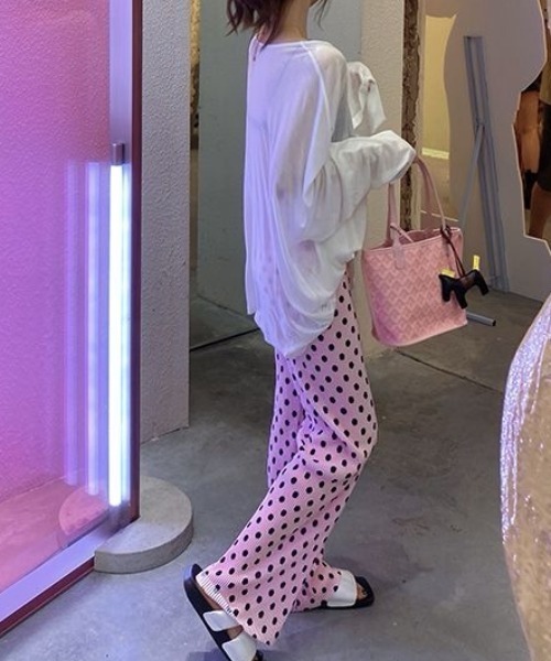 Vipoa(ヴィポア)の「ドットプリーツストレートパンツ(その他パンツ・レディース・ブルー/ピンク/ホワイト/ブラック・FREE)」の10枚目の写真
