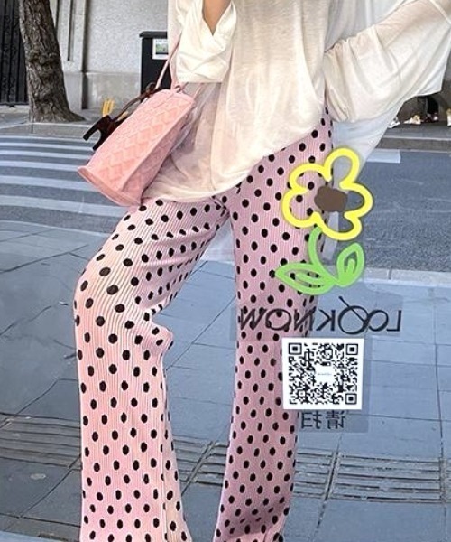 Vipoa(ヴィポア)の「ドットプリーツストレートパンツ(その他パンツ・レディース・ブルー/ピンク/ホワイト/ブラック・FREE)」の9枚目の写真
