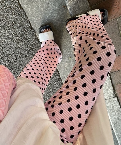 Vipoa(ヴィポア)の「ドットプリーツストレートパンツ(その他パンツ・レディース・ブルー/ピンク/ホワイト/ブラック・FREE)」の12枚目の写真