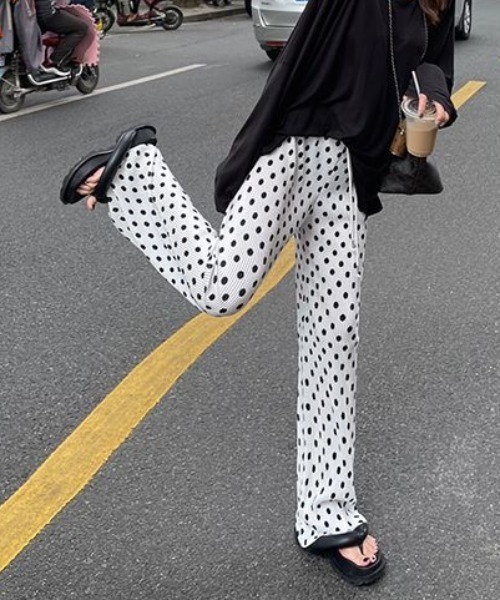 Vipoa(ヴィポア)の「ドットプリーツストレートパンツ(その他パンツ・レディース・ブルー/ピンク/ホワイト/ブラック・FREE)」の19枚目の写真