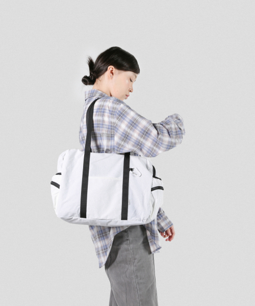 JENNER（ジェンナー）の「フロー 軽量リサイクルナイロンショルダーバッグ [ホワイト]（ショルダーバッグ・レディース・その他・FREE）」の8枚目の写真