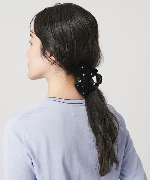 UNITED ARROWS(ユナイテッドアローズ)の「ビジューリボン ヘアクリップ(バレッタ/ヘアクリップ・レディース・ブラック・FREE)」の2枚目の写真