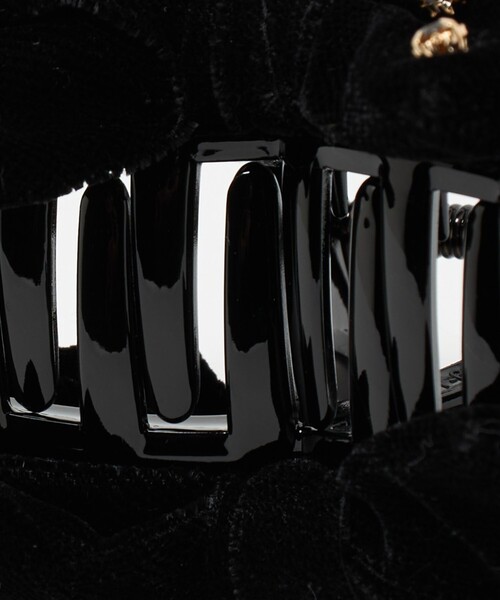 UNITED ARROWS(ユナイテッドアローズ)の「ビジューリボン ヘアクリップ(バレッタ/ヘアクリップ・レディース・ブラック・FREE)」の7枚目の写真