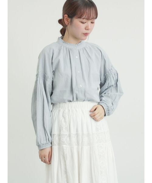Samansa Mos2（サマンサ モスモス）の「袖シャーリングギャザーブラウス（シャツ/ブラウス・レディース・ブラック/サックスブルー/オフホワイト・F）」の3枚目の写真