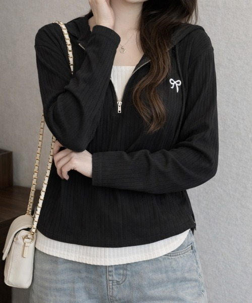 SallyLunn(サリーラン)の「リブフード ハーフジッププルオーバー(パーカー・レディース・ホワイト/ブラック・LARGE/MEDIUM)」の12枚目の写真