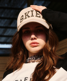 ERER（エルエル）の「Skier Applique Ball Cap Cream（キャップ）」