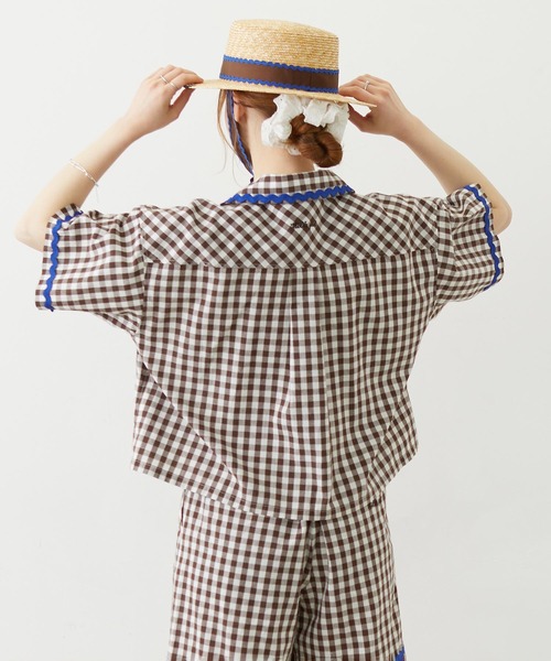 MILKFED.（ミルクフェド）の「TRIMMED GINGHAM CHECK SHIRT（シャツ/ブラウス・レディース・ブラウン/レッド/ブラック・ONE SIZE）」の11枚目の写真