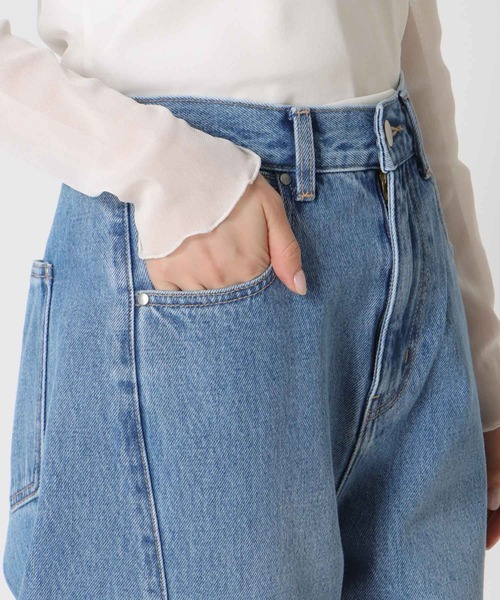 Jines（ジネス）の「カーブデニムパンツ（デニムパンツ・レディース・ホワイト/インディゴブルー・38）」の16枚目の写真