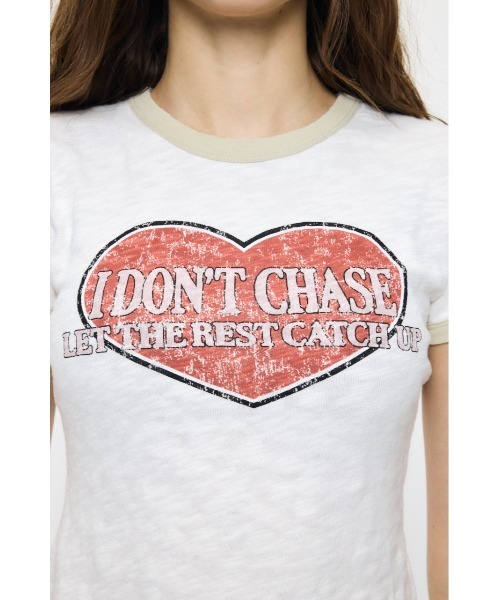 MOUSSY（マウジー）の「I DON'T CHASE RINGER Tシャツ（Tシャツ/カットソー・レディース・ライトブラック/オフホワイト/ブルー・FREE）」の20枚目の写真