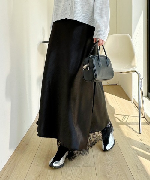 Ada.(エイダ)の「裾レース サテン ロング Aライン スカート(スカート・レディース・アイボリー/ブラック/ブラウン・L/M)」の10枚目の写真