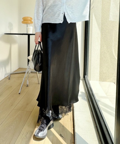 Ada.(エイダ)の「裾レース サテン ロング Aライン スカート(スカート・レディース・アイボリー/ブラック/ブラウン・L/M)」の14枚目の写真