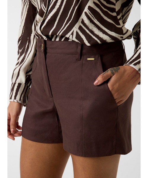 Guess(ゲス)の「ISABEAU Linen Short ショートパンツ(その他パンツ・レディース・ブラウン・X-SMALL/SMALL/MEDIUM)」の3枚目の写真