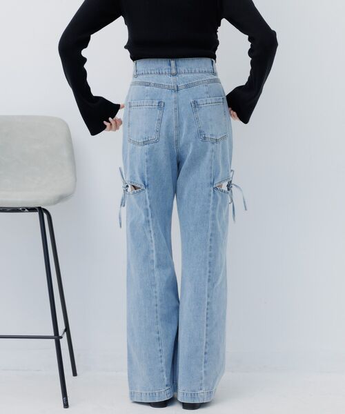 ems excite(エムズエキサイト)の「スリットリボンデニムPT(デニムパンツ・レディース・ライトブルー/ダークブルー・SMALL/MEDIUM)」の6枚目の写真