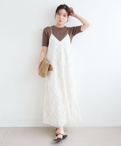 le.coeur blanc(ルクールブラン)の「パッチワーク風レースキャミワンピース(ワンピース・レディース・オフホワイト/ブラック・38)」の4枚目の写真