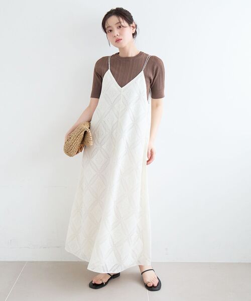 le.coeur blanc(ルクールブラン)の「パッチワーク風レースキャミワンピース(ワンピース・レディース・オフホワイト/ブラック・38)」の8枚目の写真