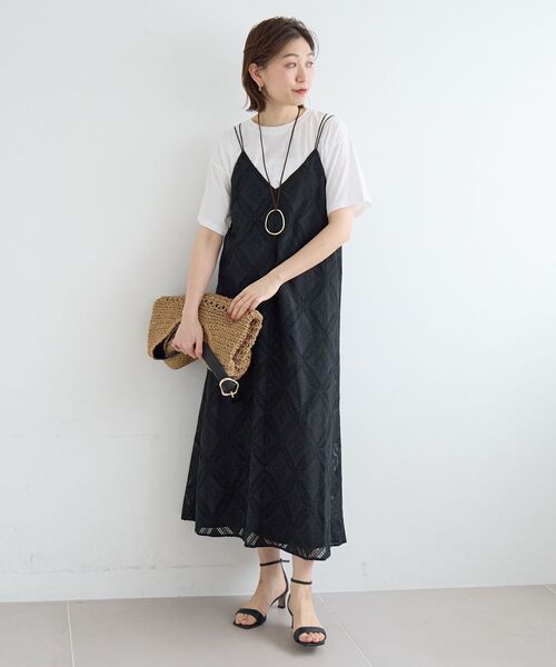 le.coeur blanc(ルクールブラン)の「パッチワーク風レースキャミワンピース(ワンピース・レディース・オフホワイト/ブラック・38)」の17枚目の写真