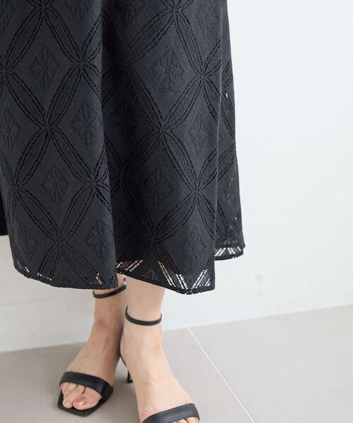 le.coeur blanc(ルクールブラン)の「パッチワーク風レースキャミワンピース(ワンピース・レディース・オフホワイト/ブラック・38)」の18枚目の写真