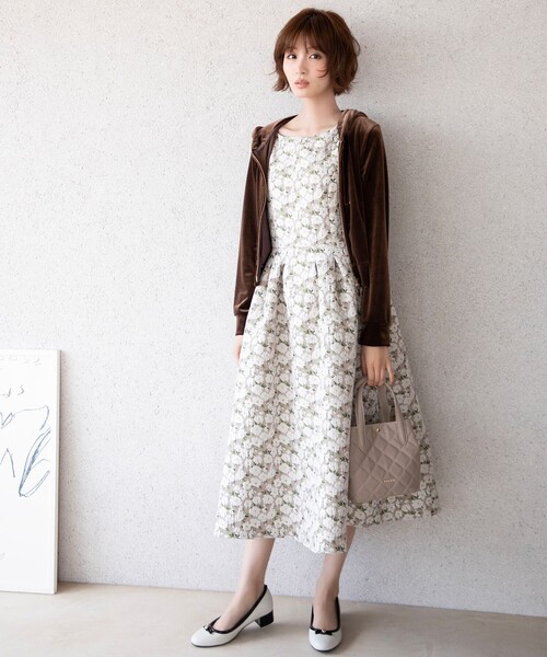 TOCCA(トッカ)の「POINT OF CLOVER RAINPUMPS レインパンプス(パンプス・レディース・ブラック系5/アイボリー系/ブラック系・38/37/36/35/39)」の4枚目の写真