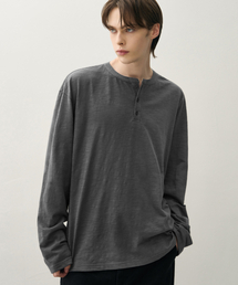 DRAW FIT（ドローフィット）の「ヘイデン ヘンリーネック ロングスリーブTシャツ [チャコール]（Tシャツ/カットソー）」