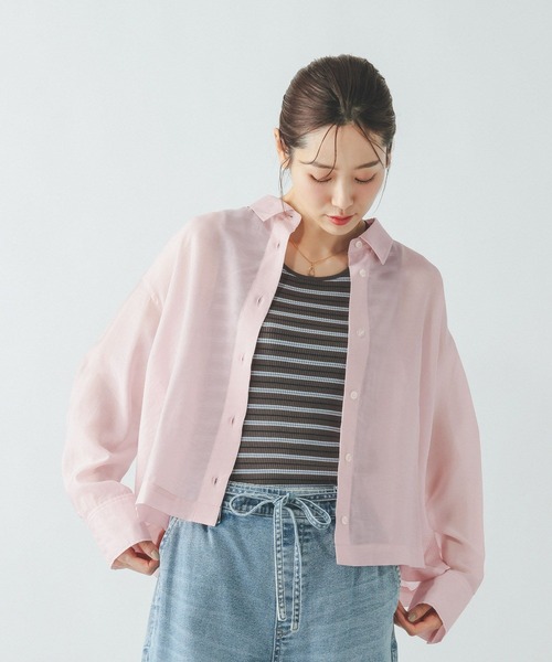 GLOBAL WORK(グローバルワーク)の「シルキータッチシアークロップドシャツ/636682(シャツ/ブラウス・レディース・ピンク/スミクロ/サックスブルー/グレイッシュベージュ・LARGE/MEDIUM/SMALL)」の4枚目の写真