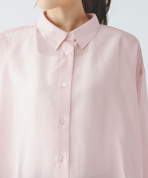 GLOBAL WORK(グローバルワーク)の「シルキータッチシアークロップドシャツ/636682(シャツ/ブラウス・レディース・ピンク/スミクロ/サックスブルー/グレイッシュベージュ・LARGE/MEDIUM/SMALL)」の11枚目の写真