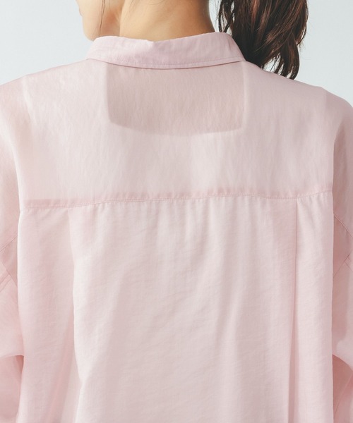 GLOBAL WORK(グローバルワーク)の「シルキータッチシアークロップドシャツ/636682(シャツ/ブラウス・レディース・ピンク/スミクロ/サックスブルー/グレイッシュベージュ・LARGE/MEDIUM/SMALL)」の14枚目の写真
