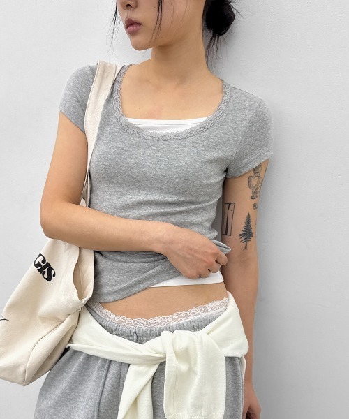 BLACKUP（ブラックアップ）の「[MADE] コゼッティレースUネック半袖Tシャツ（Tシャツ/カットソー・レディース・ブラック/グレー/アイボリー・FREE）」の3枚目の写真