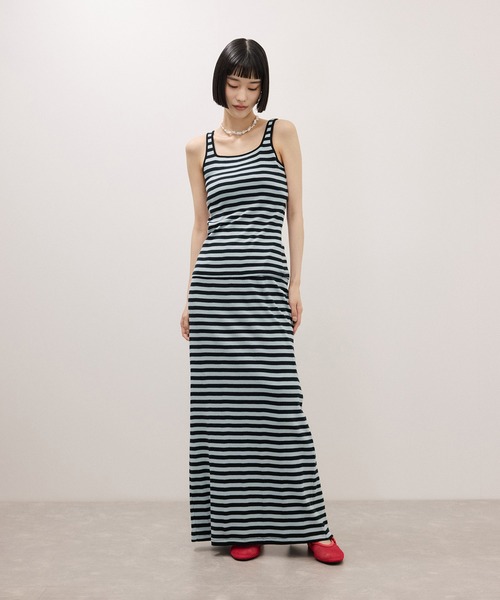 ADAM ET ROPE'(アダムエロペ)の「【Miller for ADAM ET ROPE'】別注 スクエアタンク(タンクトップ・レディース・ブルー/キナリ・FREE)」の4枚目の写真