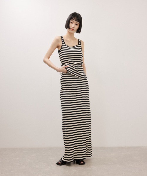 ADAM ET ROPE'(アダムエロペ)の「【Miller for ADAM ET ROPE'】別注 スクエアタンク(タンクトップ・レディース・ブルー/キナリ・FREE)」の6枚目の写真