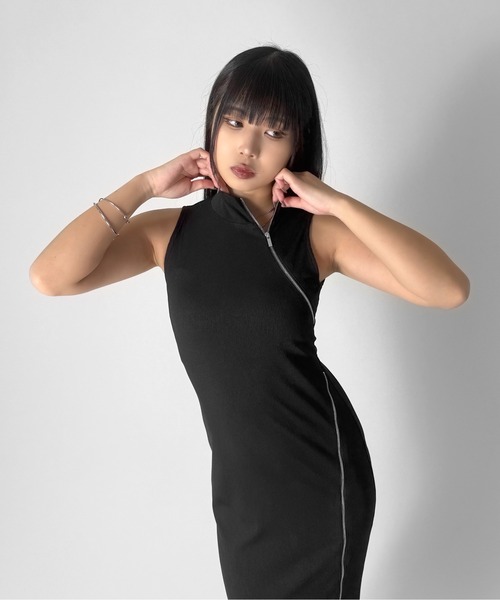 LVEU.(ラブユ.)の「【LVEU.】アシメジップニットロングワンピース / ワンピース ノースリーブ チャイナ風 ジップ アシンメトリー スリット ハイネック モード ブラック(ワンピース・レディース・ブラック・FREE)」の15枚目の写真