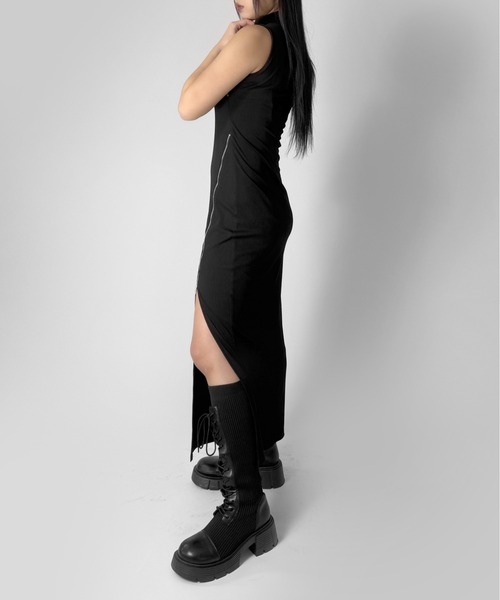 LVEU.(ラブユ.)の「【LVEU.】アシメジップニットロングワンピース / ワンピース ノースリーブ チャイナ風 ジップ アシンメトリー スリット ハイネック モード ブラック(ワンピース・レディース・ブラック・FREE)」の17枚目の写真