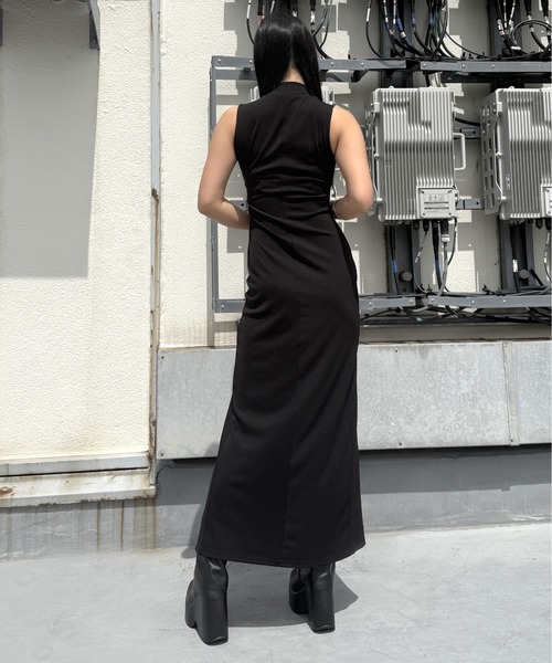 LVEU.(ラブユ.)の「【LVEU.】アシメジップニットロングワンピース / ワンピース ノースリーブ チャイナ風 ジップ アシンメトリー スリット ハイネック モード ブラック(ワンピース・レディース・ブラック・FREE)」の11枚目の写真