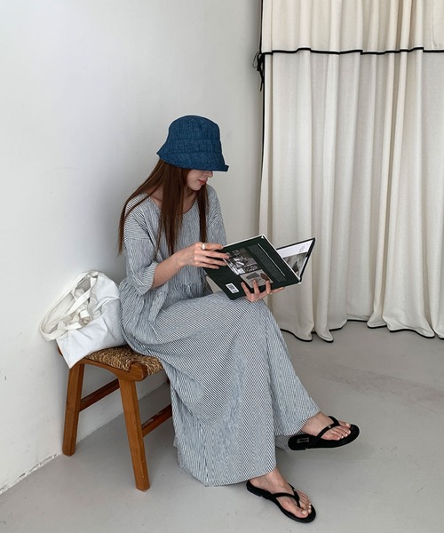 2ly2(トゥーリートゥー)の「ストライプロングワンピース レディース 半袖 ゆったり フレアワンピ(ワンピース・レディース・ブラック/ブルー・FREE)」の17枚目の写真