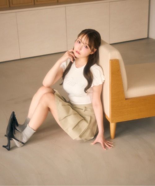 miune(ミューヌ)の「パフスリーブロゴTee(Tシャツ/カットソー・レディース・ホワイト/ブラック/チャコールグレー・FREE)」の9枚目の写真