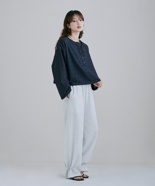 etoll.(エトル)の「2wayチェック柄シアーブラウス(Tシャツ/カットソー・レディース・ホワイト/ネイビー/キャメル・M)」の14枚目の写真